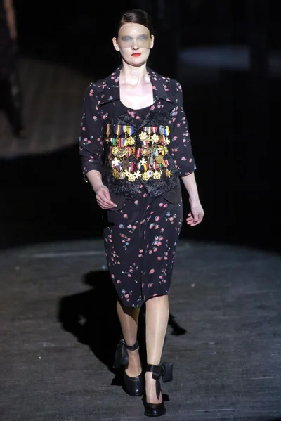 Look 13